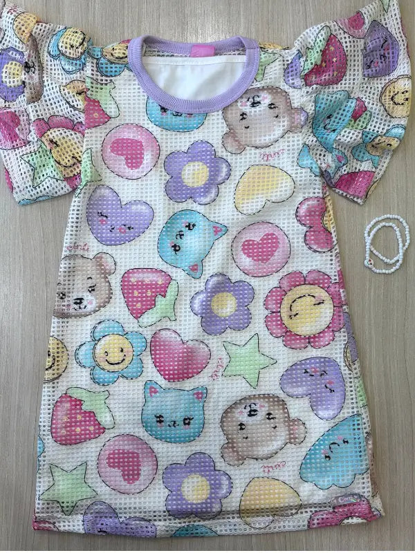 Vestido Infantil com Sobreposição em Tela e Pulseira de Miçangas