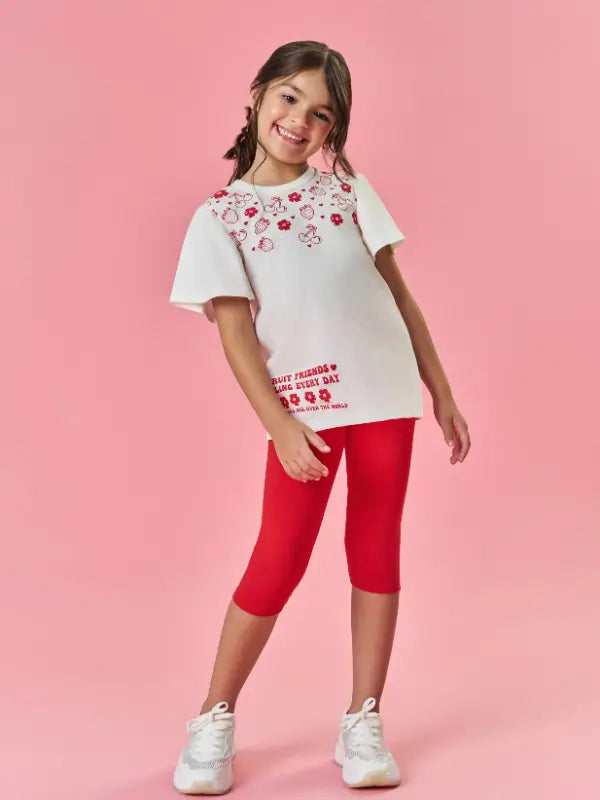 Conjunto Infantil com Blusa de Morango e Calça Capri