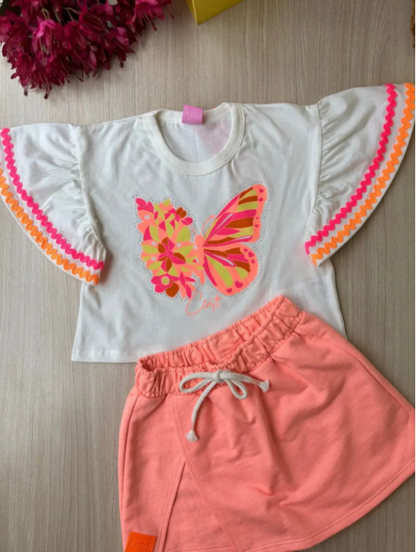 Conjunto Infantil com Blusa de Borboleta Brilhante e Saia Rosa